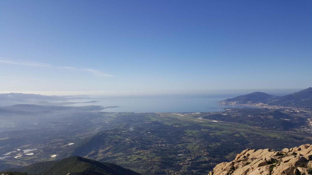 Magnifique Avec Balcon Vue A L'entree D'ajaccio *